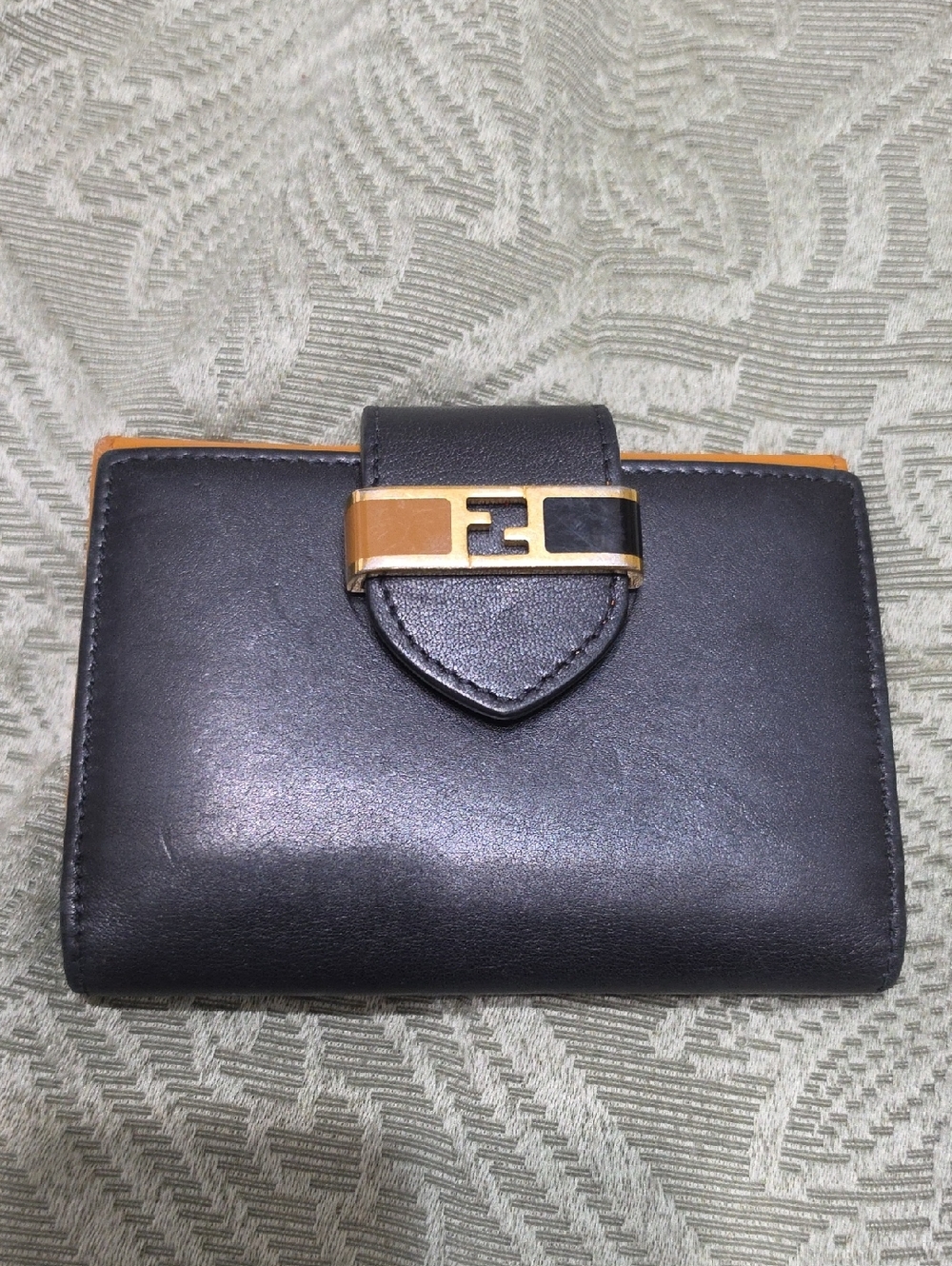 Fendi Vintage Black Leather Wallet with Gold Accent - Picture 4 of 15